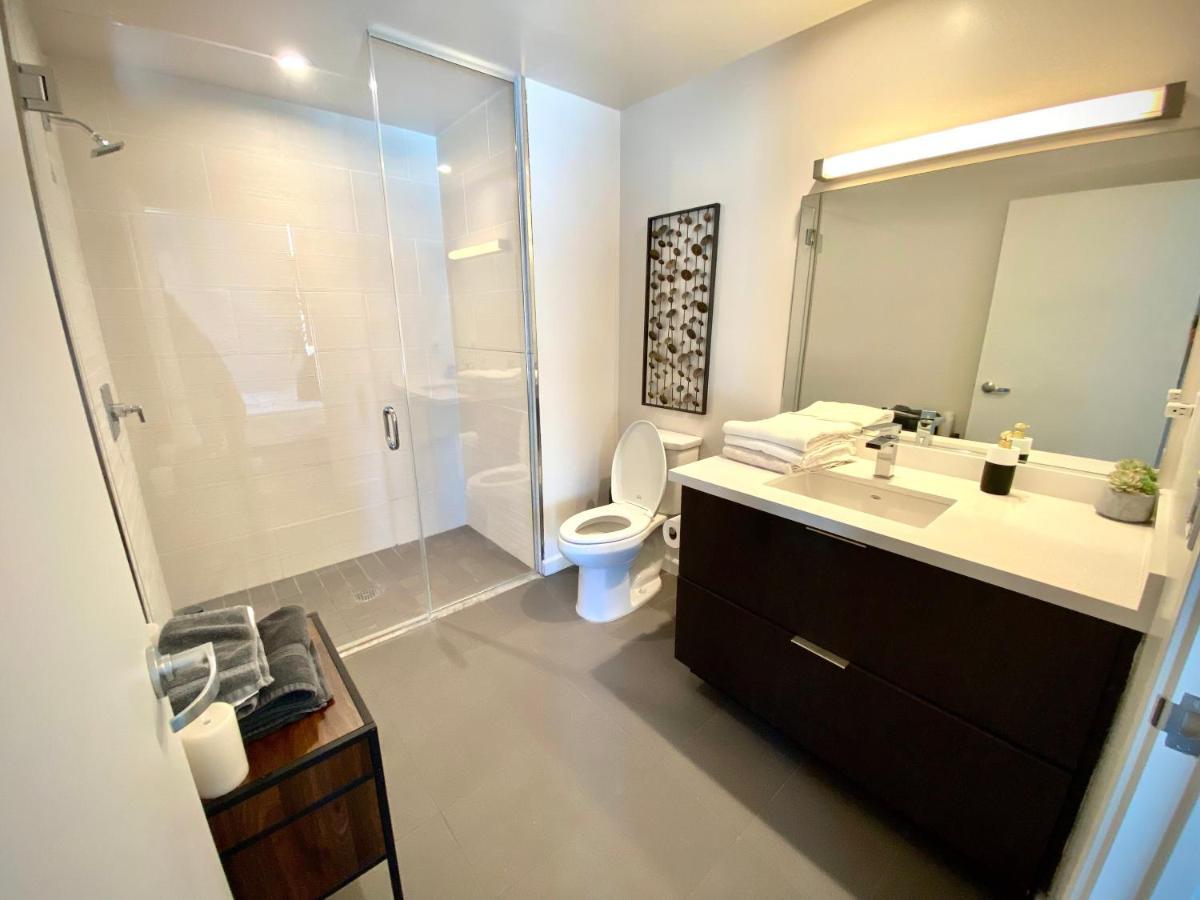 Sky 2b-2b High Rise Apartment, Downtown Appartement *